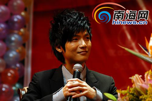 为报答家乡,陈楚生希望为海南作首歌[组图]_新