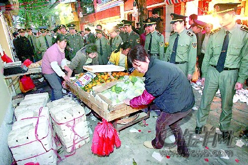 回望广州城市管理年:官说民说对对碰