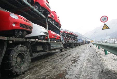 陕西省遭遇50年罕见降雪部分地区损失严重