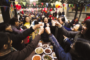 200街坊摆百家宴