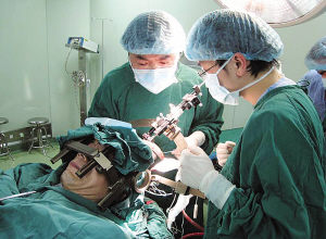 人脑装电脑治好帕金森