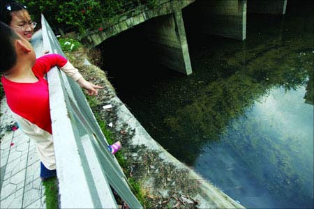 深圳水务局副局长因水污染问题向市民道歉(图