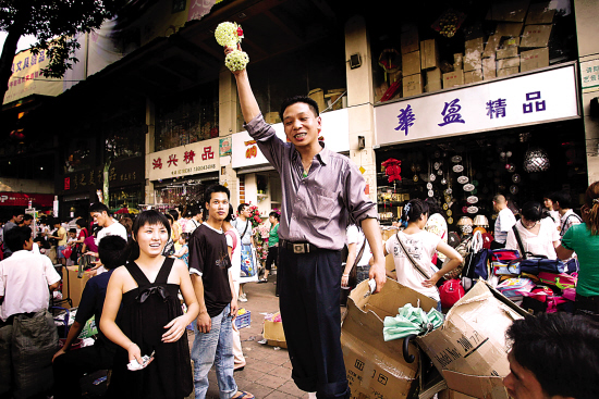 羊城近千批发市场聚宝盆?烫手芋?