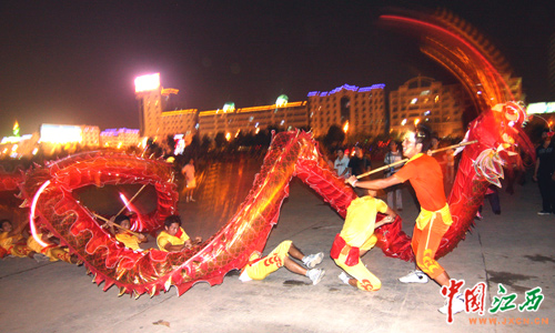 宜春月亮文化节剪影:火龙追月(组图)