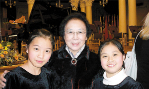 两深圳女孩勇夺国际钢琴比赛大奖