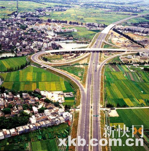 1989年,广佛高速公路全线通车,是中国历史上的第一条高速公路.