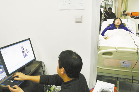 高考报名走进病房_新闻中心_新浪网