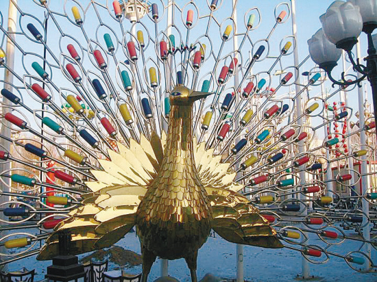 这个孔雀够帅吧