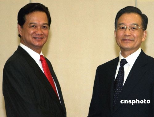 温家宝会晤越南总理呼吁妥善处理南海问题(图