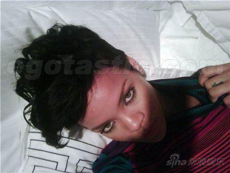 蕾哈娜身陷“艳照门”裸体照被疯传(组图)_新闻中心_新浪网