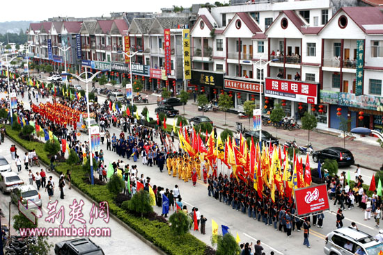 来凤人口统计_来凤鱼图片