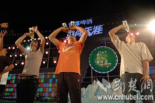 开怀同乐今宵举杯相约明年 2009武汉雪花啤酒节闭幕