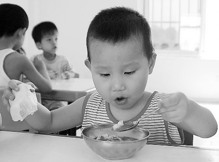 福利院领养小孩要钱吗 1247182760_33wtrn.jpg