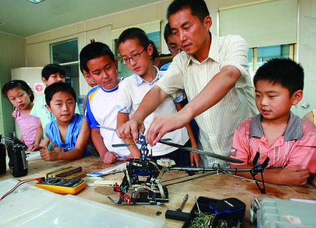 请来专家制作航模