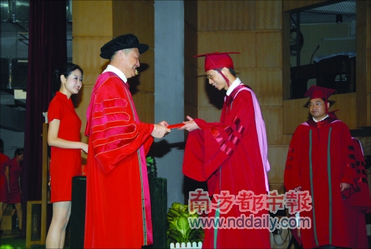 专访中山大学校长黄达人 大学根本目标是培养