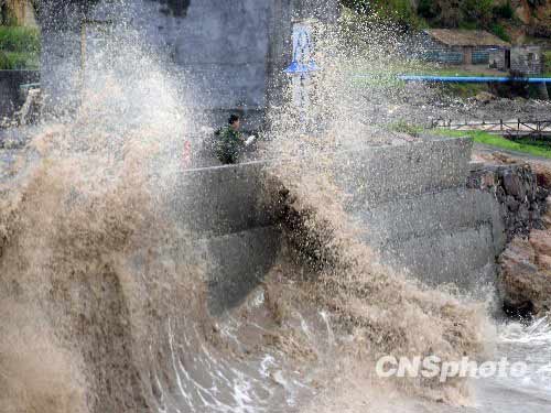 台风莫拉克带来大量降水 将对浙江造成罕见危害