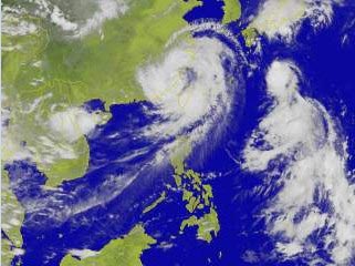 台风带来豪雨重创台湾 卫星云图似有人泼水 