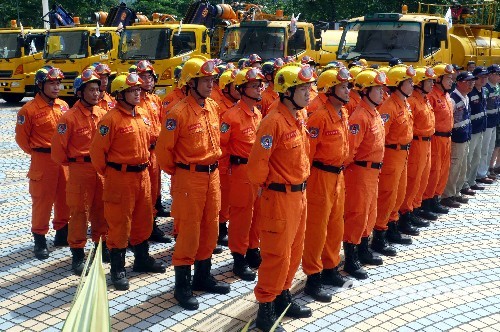 台湾南部灾区现场:救援合作体高速运转