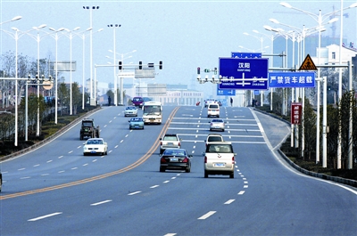 蔡甸区新天大道为当地招商引资铺平道路