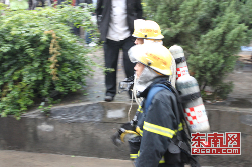 福州津泰路段一楼房发生火灾 无人员伤亡 火灾