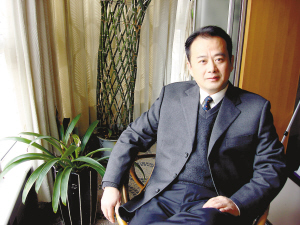 "谢志强粗略估算,除开个体户,私企老板等人群,全国"新专人士"在1亿人