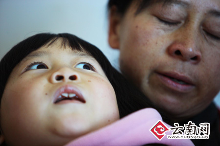 <em>失明女孩</em>像小鸟一样歌唱 身残志坚故事感动热