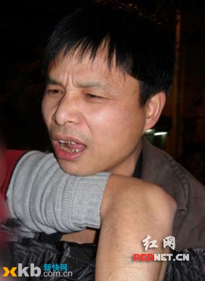 湖南人事厅副厅长杨春林回应撞车事件 司机驾