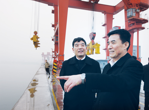 1e中组部副部长王尔乘考察三峡工程133