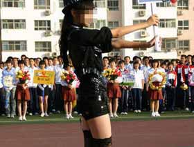 中学运动会<em>女生</em>着<em>黑丝袜</em>_新闻中心_新浪网