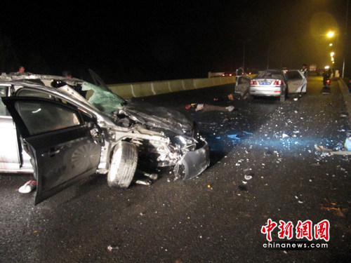 广西北海北铁收费站<em>车祸</em>事故<em>现场图片</em> - 百脑汇