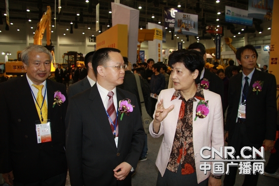 厦门厦工创中国工程机械制造第一研发低碳环保机型
