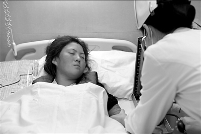 受**看望藏族女孩进京治疗出现醉氧(图)