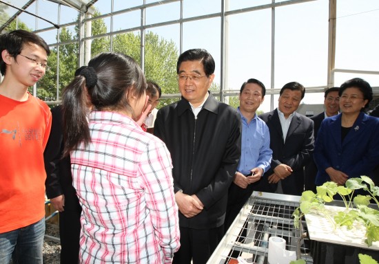 胡锦涛给中国农大师生回信祝贺青年节