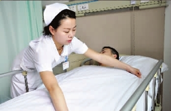 <em>美女护士</em>断奶增肥捐骨髓