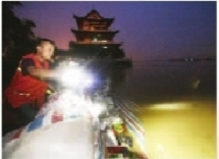 湘江洪峰顺利过长沙距历史最高水位差0.72米