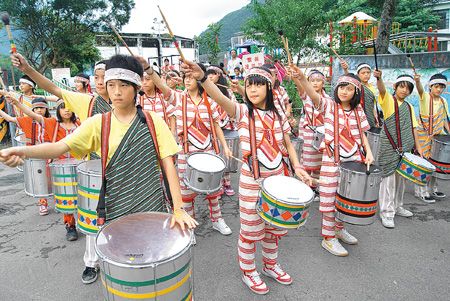 南美桑巴鼓进原住民学校 敲响泰雅狩猎传统(图)