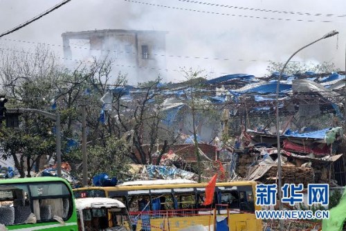 南京爆炸系挖掘机碰裂地下管线所致