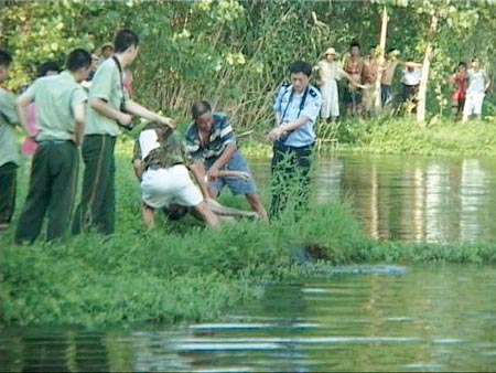 河边上课“洗脑”传销男溺水身亡