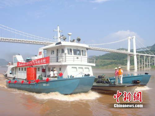 长江最大航标船现身万州水域可抗洪峰冲击