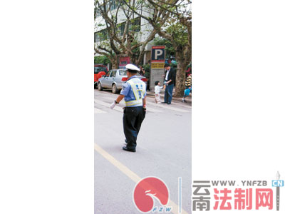 《昆明街头真假交警齐上岗》追踪：交通协管员被指“乱执法”