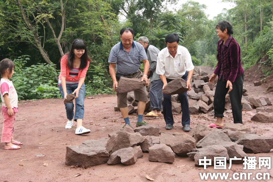 四川广安：部门挂包帮群众得实惠