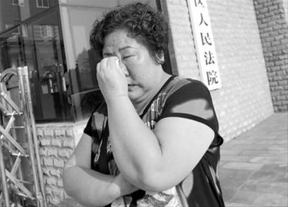 贵州警察枪杀两村民案:检方不支持村民抢枪说法
