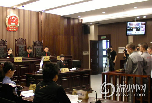 组图:温州网直播抢劫杀人案庭审