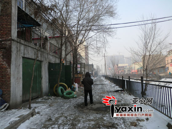 乌鲁木齐黑山头200余户居民急盼下水管道