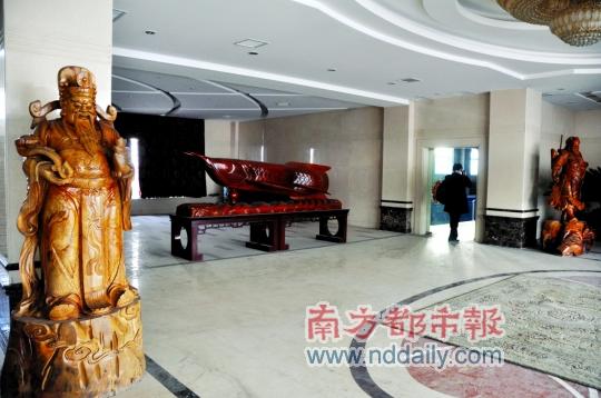 ����ʢ������������¥�ڵĸ�»���Ǻ͹ع�ľ��ֱ�����ؽ�������ܹؽ��� �϶����� ������ ��