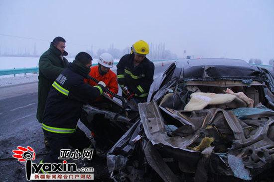 亚心网友多种方式追忆哀思新疆知名歌手肖开提