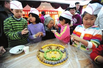 “小厨师”做汤圆_新闻中心_新浪网