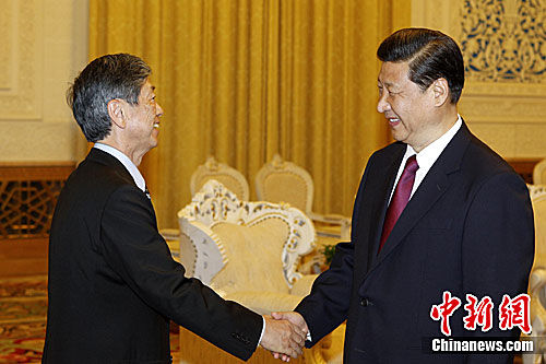 5月4日，中国国家副主席习近平在北京人民大会堂会见以会长高村正彦为团长的日本日中友好议员联盟代表团一行。中新社发 盛佳鹏 摄