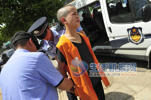 假冒警察骗车 长发露出破绽_新闻中心_新浪网