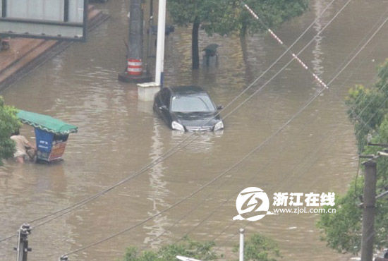 连日降雨兰溪市城区成“泽国”